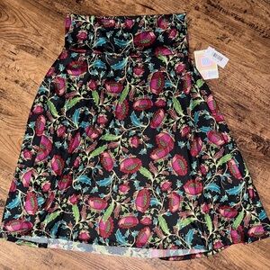 Floral Black Skirt size medium